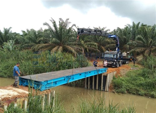 Lorry Crane