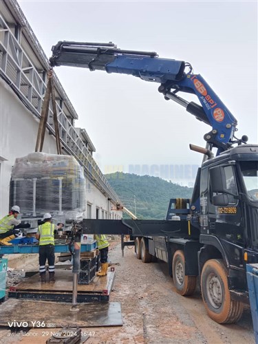 Lorry Crane