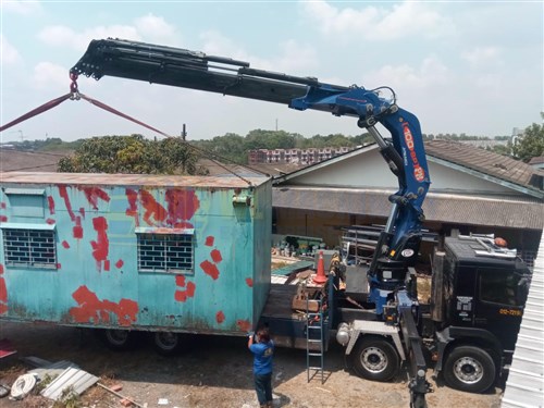 Lorry Crane