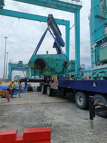 Lorry Crane