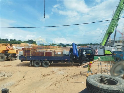 Lorry Crane