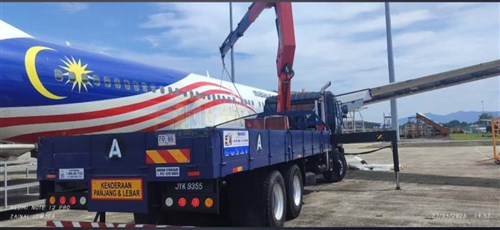 Lorry Crane